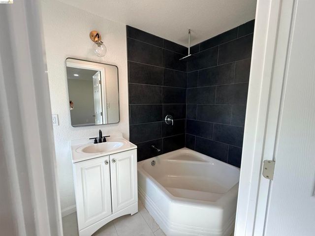 321 Benicia Rd, Vallejo, CA 94590