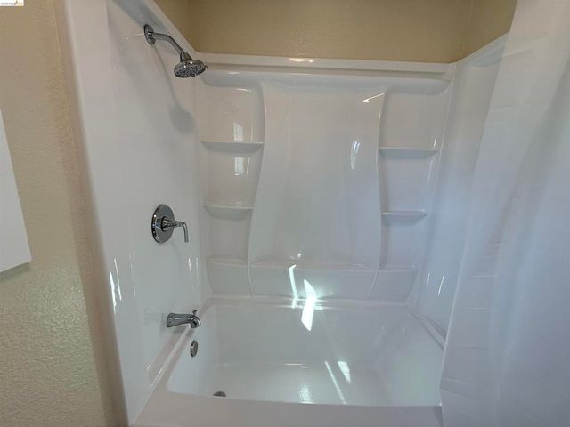 321 Benicia Rd, Vallejo, CA 94590