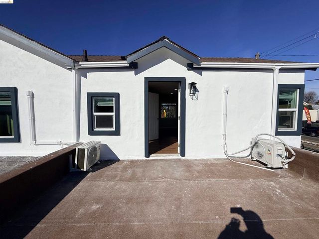321 Benicia Rd, Vallejo, CA 94590