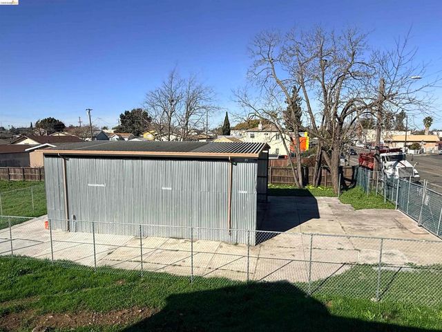 321 Benicia Rd, Vallejo, CA 94590