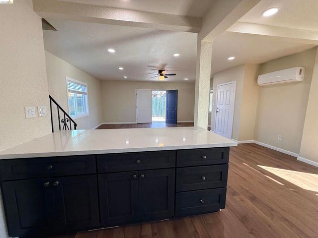 321 Benicia Rd, Vallejo, CA 94590