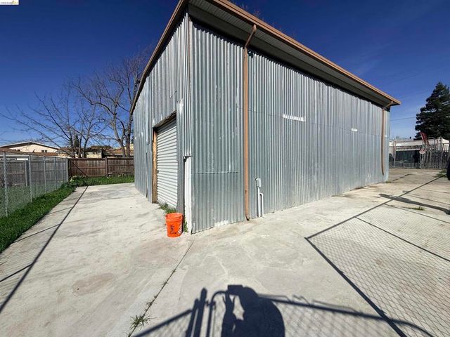 321 Benicia Rd, Vallejo, CA 94590