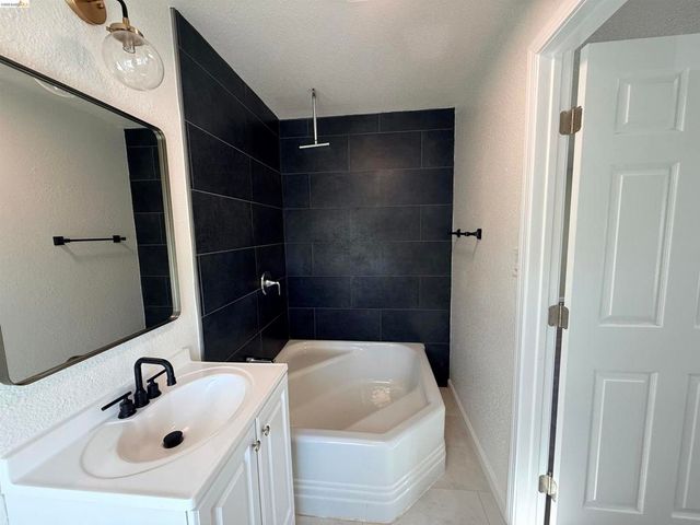 321 Benicia Rd, Vallejo, CA 94590