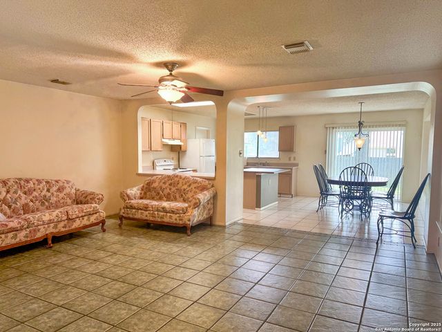 9102 Roquefort, San Antonio, TX 78250