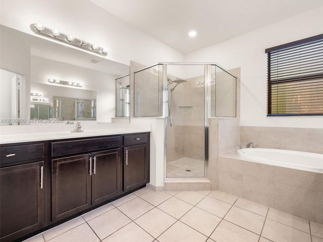 3577 W 106th Ter, Hialeah, FL 33018