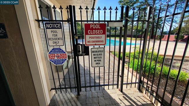 312 Wildcroft Dr, Martinez, CA 94553