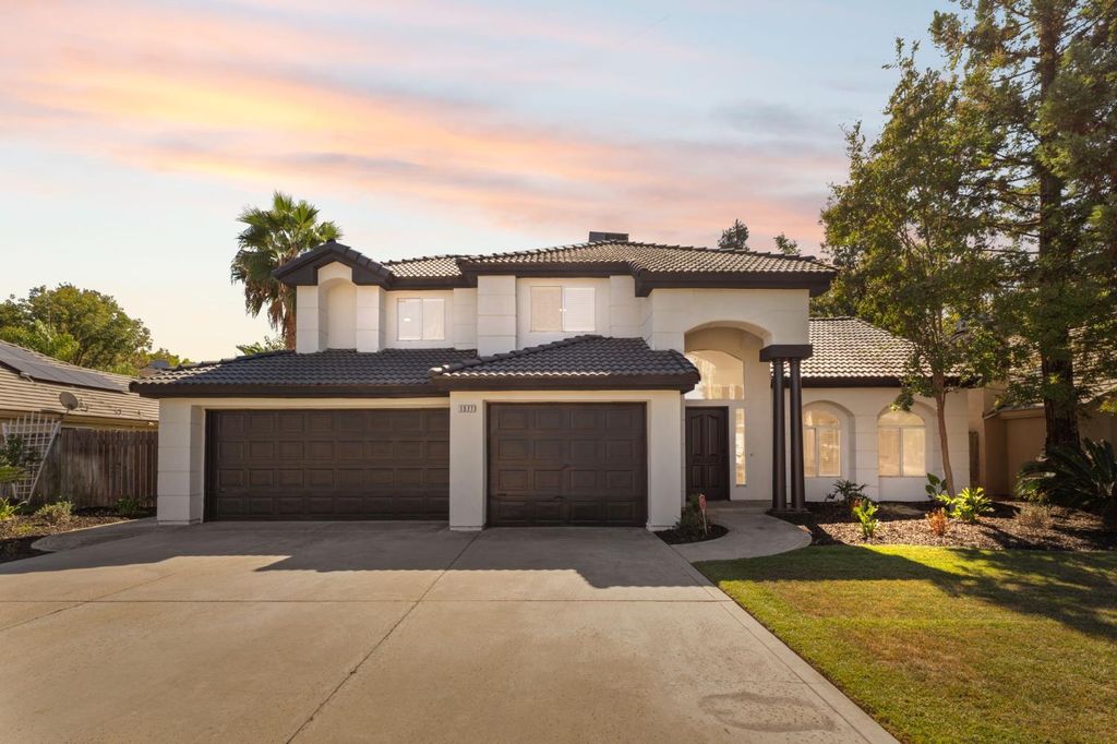 1577 E Muncie Avenue, Fresno, CA 93720