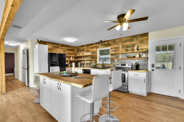 801 Live Oak TRL, Liberty Hill, TX 78642