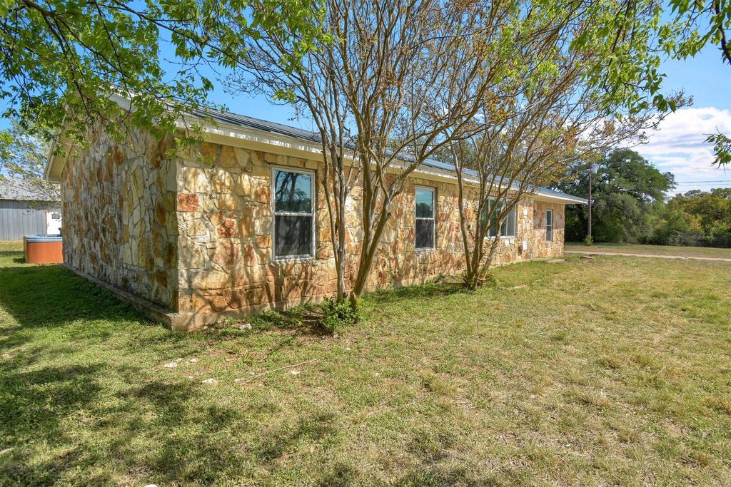 801 Live Oak TRL, Liberty Hill, TX 78642