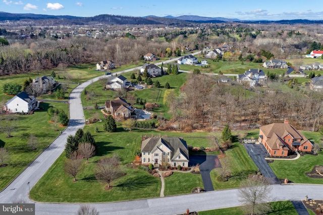 111 TURTLE HOLLOW DR, Lewisberry, PA 17339