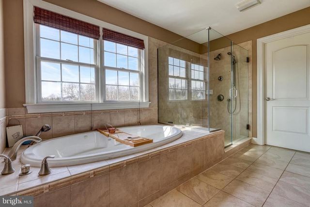 111 TURTLE HOLLOW DR, Lewisberry, PA 17339