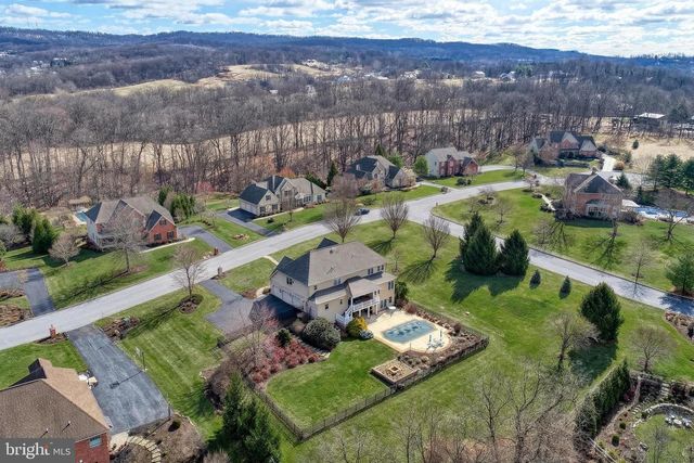 111 TURTLE HOLLOW DR, Lewisberry, PA 17339