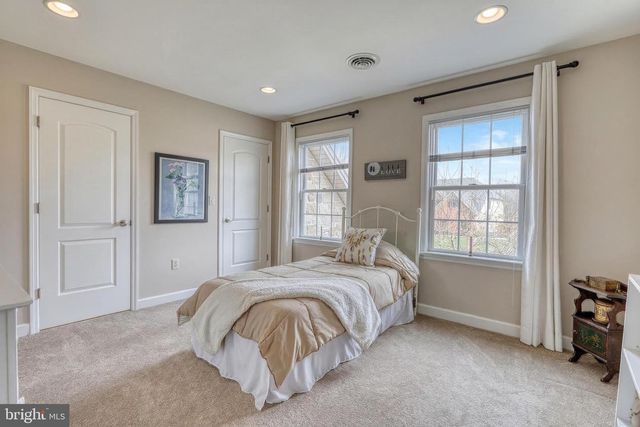 111 TURTLE HOLLOW DR, Lewisberry, PA 17339