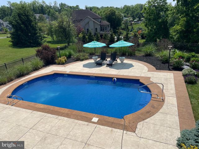 111 TURTLE HOLLOW DR, Lewisberry, PA 17339