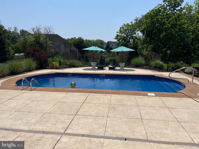 111 TURTLE HOLLOW DR, Lewisberry, PA 17339