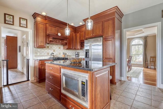 111 TURTLE HOLLOW DR, Lewisberry, PA 17339