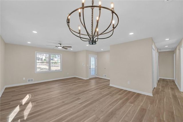 122 W South Street, Canton, GA 30114