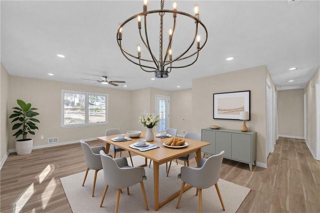 122 W South Street, Canton, GA 30114