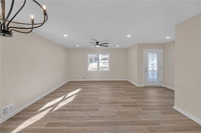 122 W South Street, Canton, GA 30114