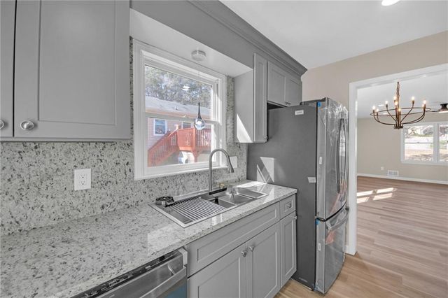 122 W South Street, Canton, GA 30114