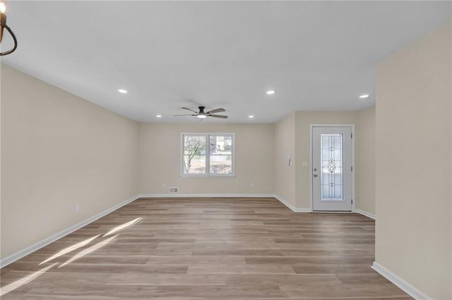 122 W South Street, Canton, GA 30114