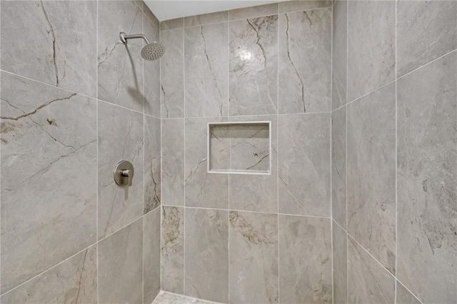 122 W South Street, Canton, GA 30114