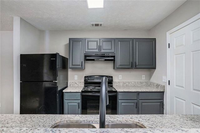 2102 Par Three Way, Lithonia, GA 30038