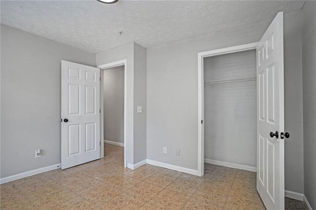 2102 Par Three Way, Lithonia, GA 30038