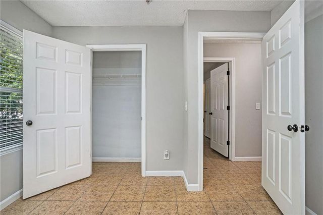 2102 Par Three Way, Lithonia, GA 30038