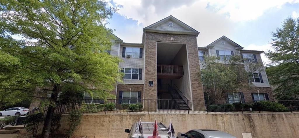 2102 Par Three Way, Lithonia, GA 30038