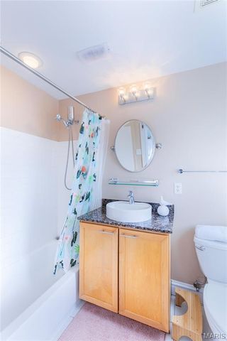 541 Rosedale Avenue 202, St Louis, MO 63112