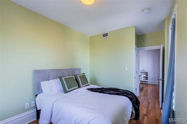 541 Rosedale Avenue 202, St Louis, MO 63112