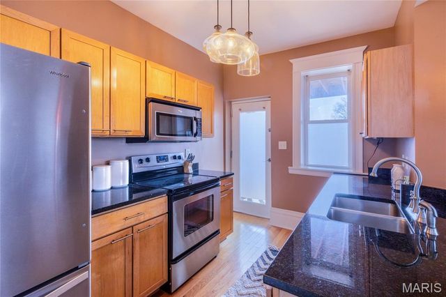 541 Rosedale Avenue 202, St Louis, MO 63112