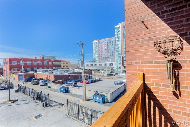 541 Rosedale Avenue 202, St Louis, MO 63112