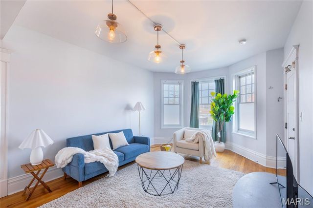 541 Rosedale Avenue 202, St Louis, MO 63112