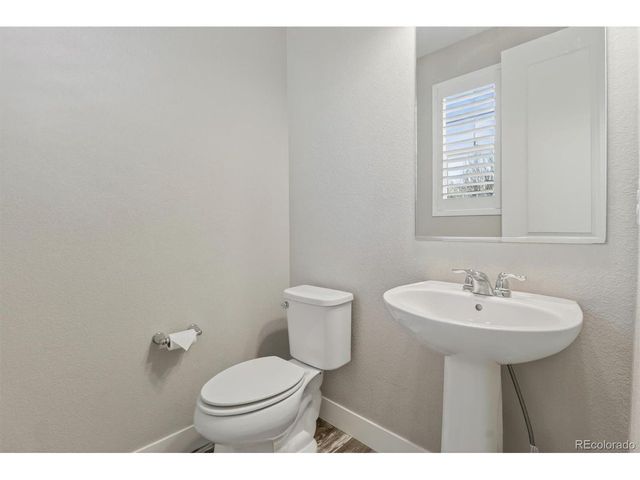 11390 E 26th Ave, Aurora, CO 80010