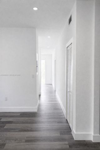 17820 NW 73rd Ave 101-1, Hialeah, FL 33015