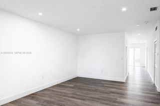 17820 NW 73rd Ave 101-1, Hialeah, FL 33015