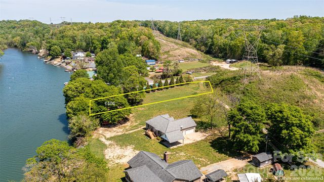 1404 Hart Road, Charlotte, NC 28214