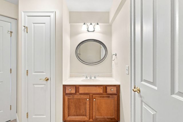 152 Spring Meadow Ln 152, Hanover, MA 02339