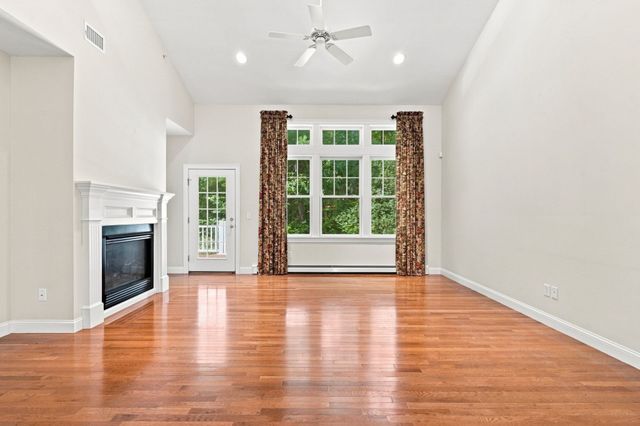 152 Spring Meadow Ln 152, Hanover, MA 02339