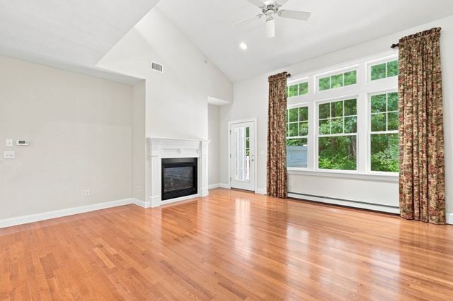 152 Spring Meadow Ln 152, Hanover, MA 02339