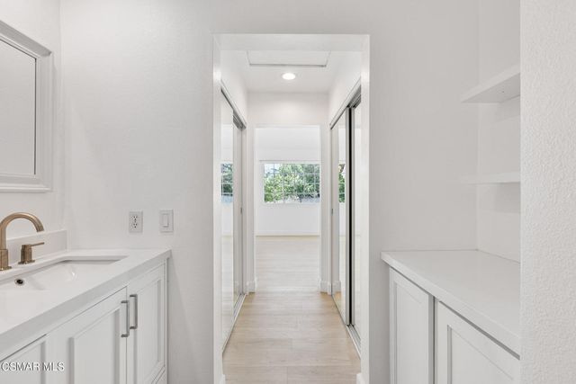 4220 Lost Hills 802, Calabasas, CA 91301