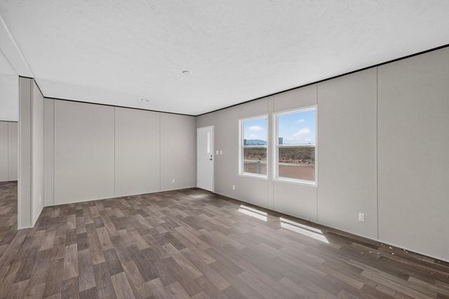 533 Hill Road NE, Rio Rancho, NM 87144