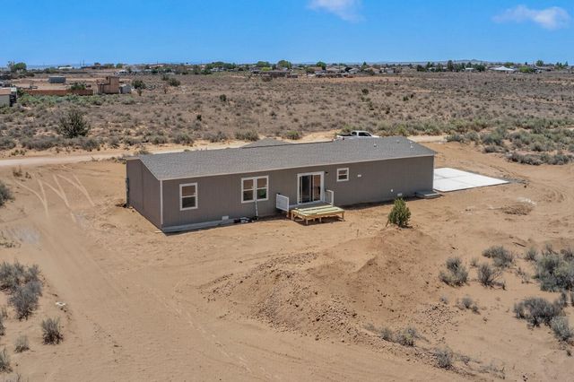 533 Hill Road NE, Rio Rancho, NM 87144