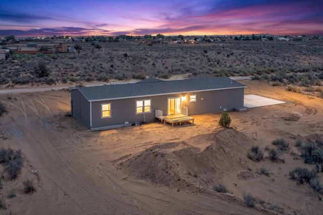 533 Hill Road NE, Rio Rancho, NM 87144