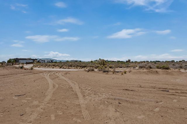 533 Hill Road NE, Rio Rancho, NM 87144