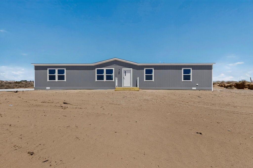 533 Hill Road NE, Rio Rancho, NM 87144