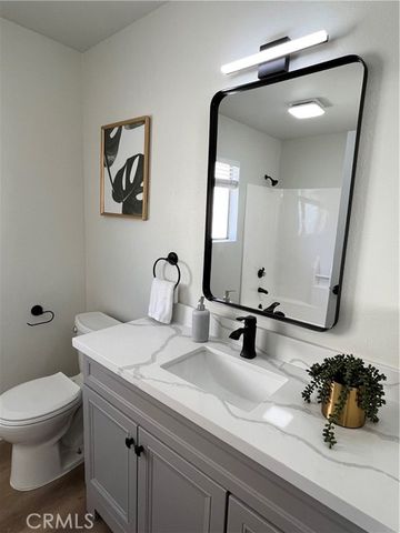 801 W 124th, Los Angeles, CA 90044