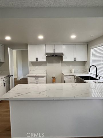 801 W 124th, Los Angeles, CA 90044